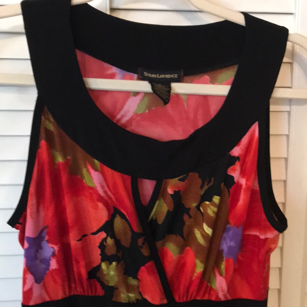 Beautiful Floral Maxi Dress - Picture 3 of 8